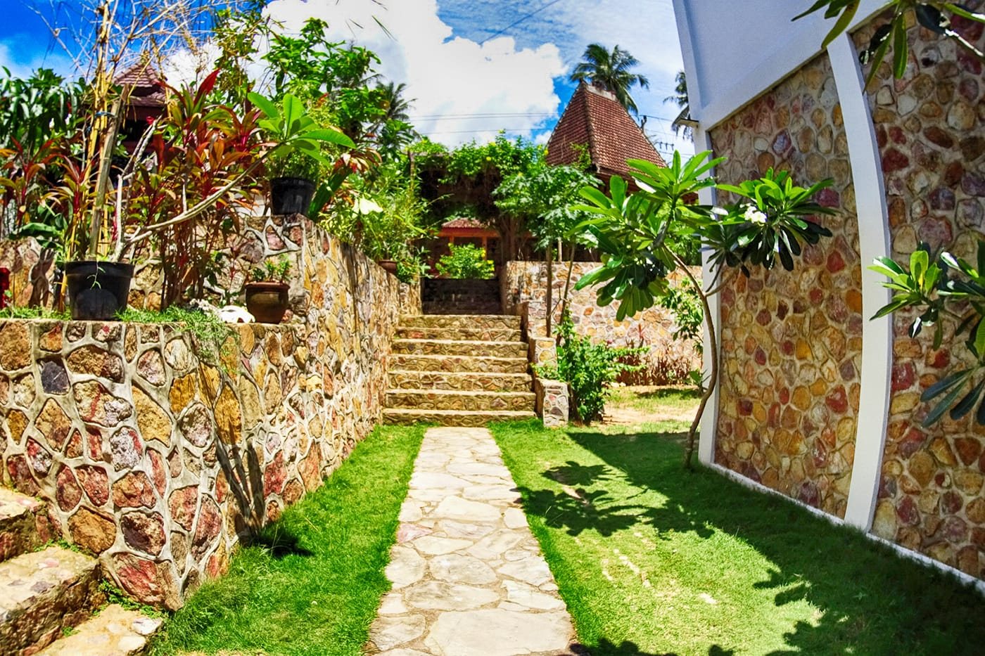 Ayu Hotel & Resort